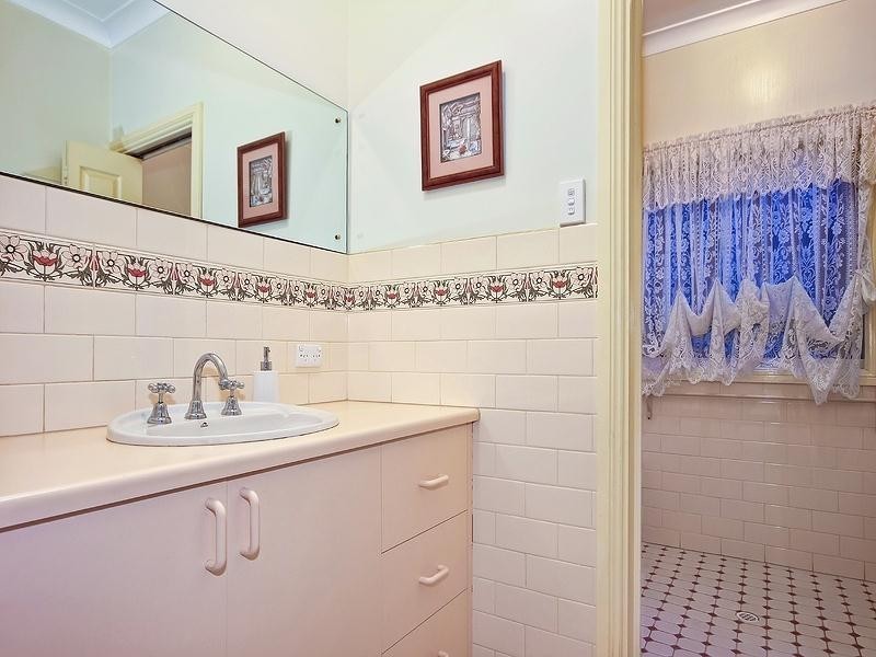 24 Giles Road, Willunga SA 5172