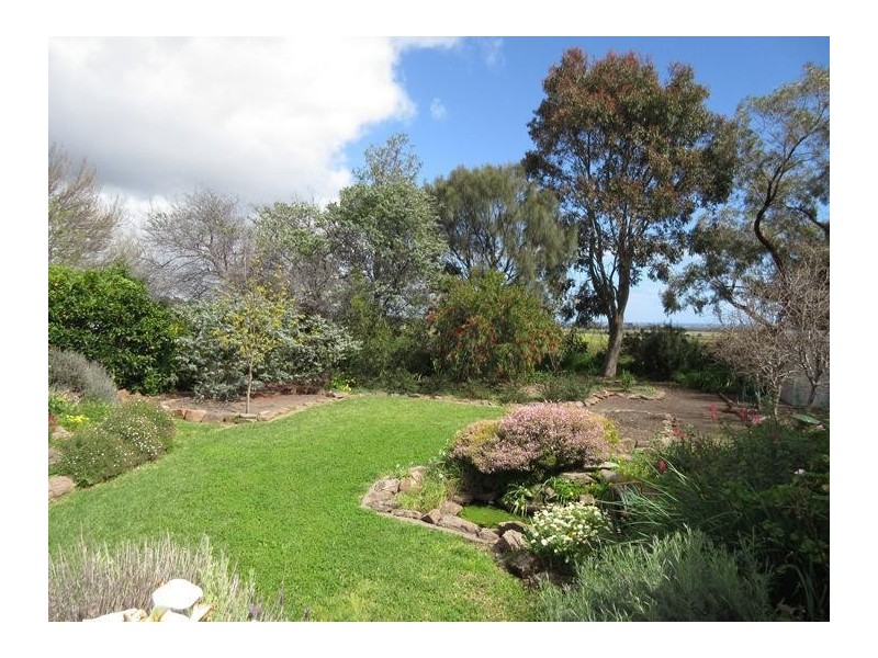 24 Giles Road, Willunga SA 5172