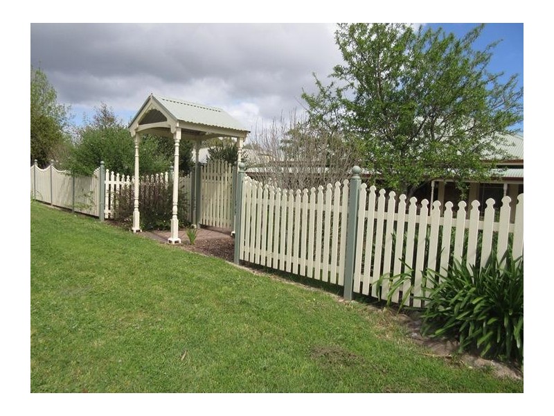 24 Giles Road, Willunga SA 5172