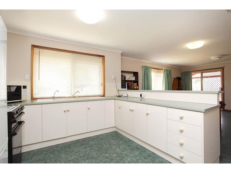 1 Cove Circuit, Seaford Rise SA 5169