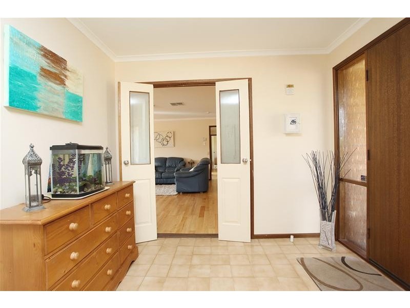 1 Coral Court, Seaford Rise SA 5169