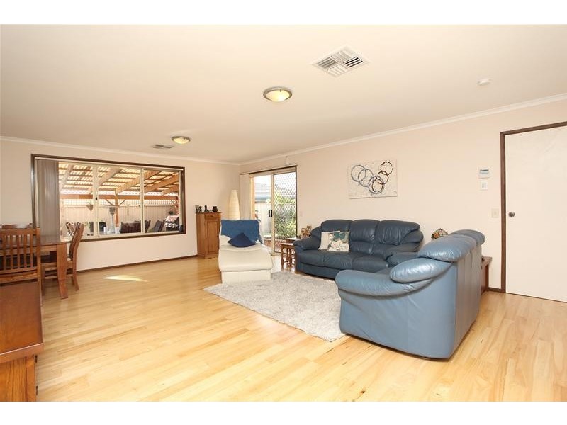 1 Coral Court, Seaford Rise SA 5169