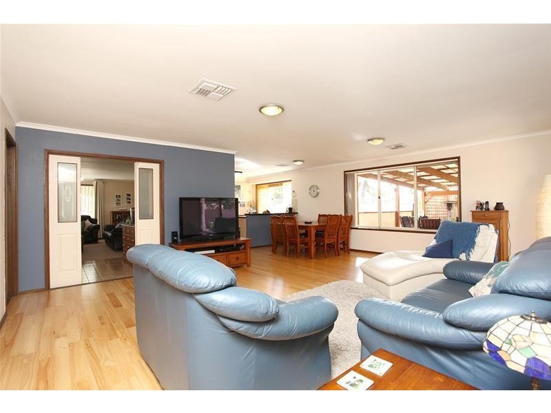 1 Coral Court, Seaford Rise SA 5169