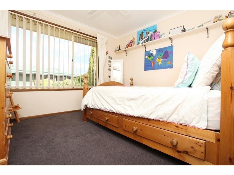 1 Coral Court, Seaford Rise SA 5169