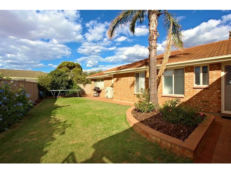 1 Coral Court, Seaford Rise SA 5169