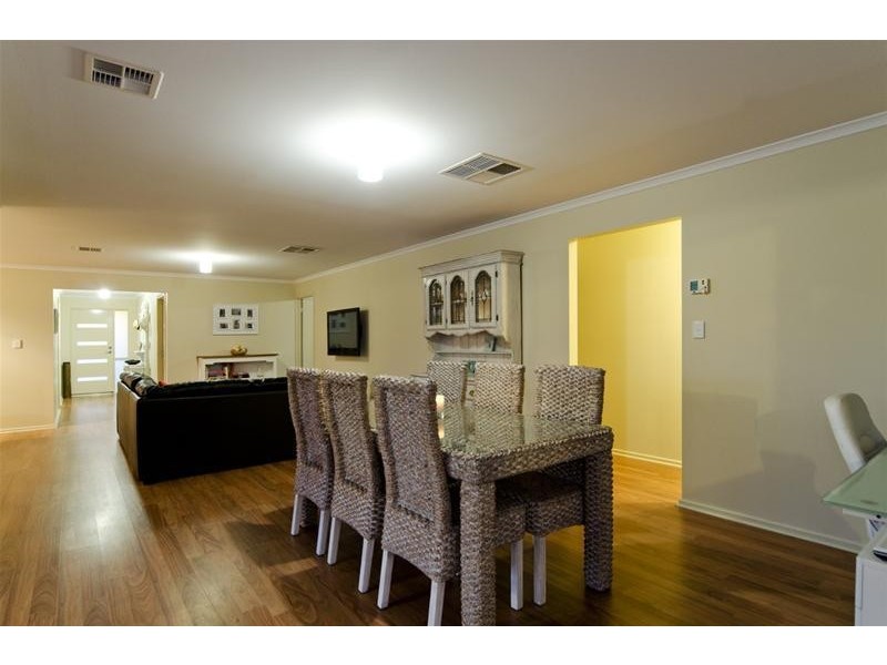 8 Cuttle Street, Aldinga Beach SA 5173