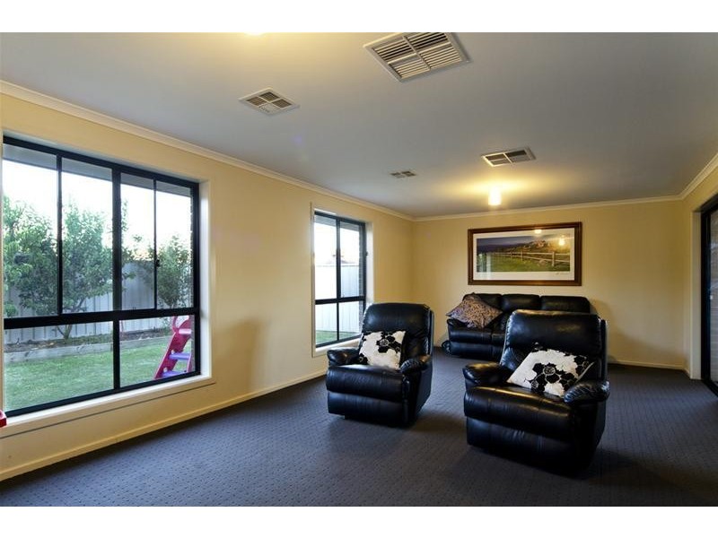 8 Cuttle Street, Aldinga Beach SA 5173