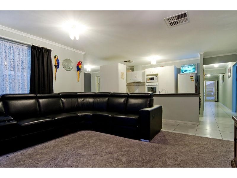 11 Cockle Avenue, Aldinga Beach SA 5173