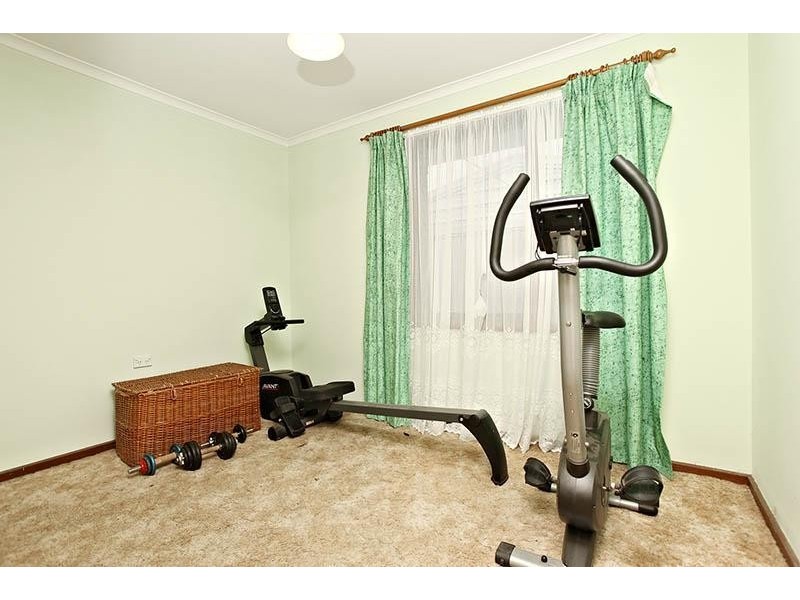 16 Vilna Crescent, Hackham West SA 5163