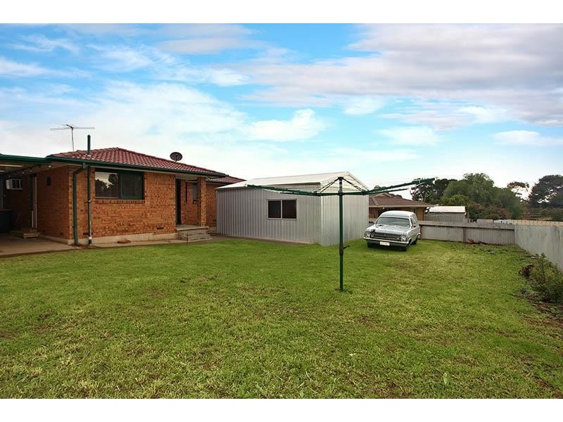16 Vilna Crescent, Hackham West SA 5163
