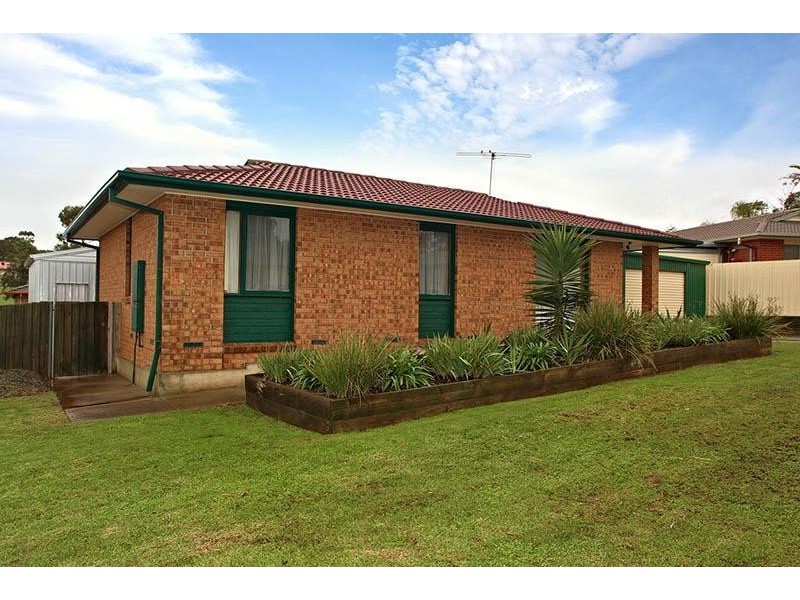 16 Vilna Crescent, Hackham West SA 5163