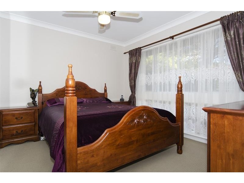 13 Norman Crescent, Hackham SA 5163