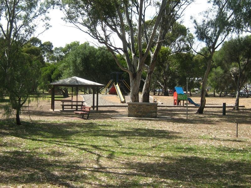 13 Norman Crescent, Hackham SA 5163