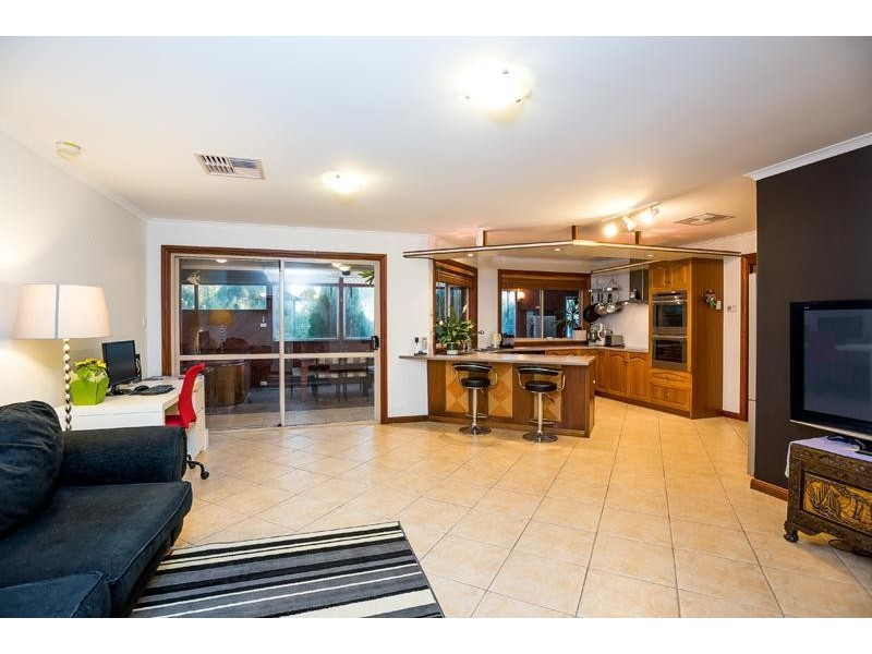 5 Marina Court, Hallett Cove SA 5158