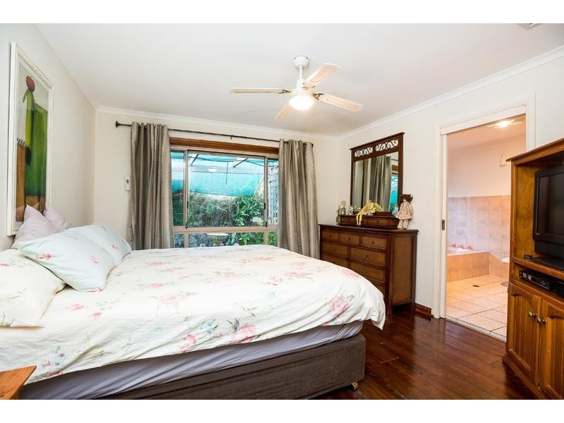 5 Marina Court, Hallett Cove SA 5158