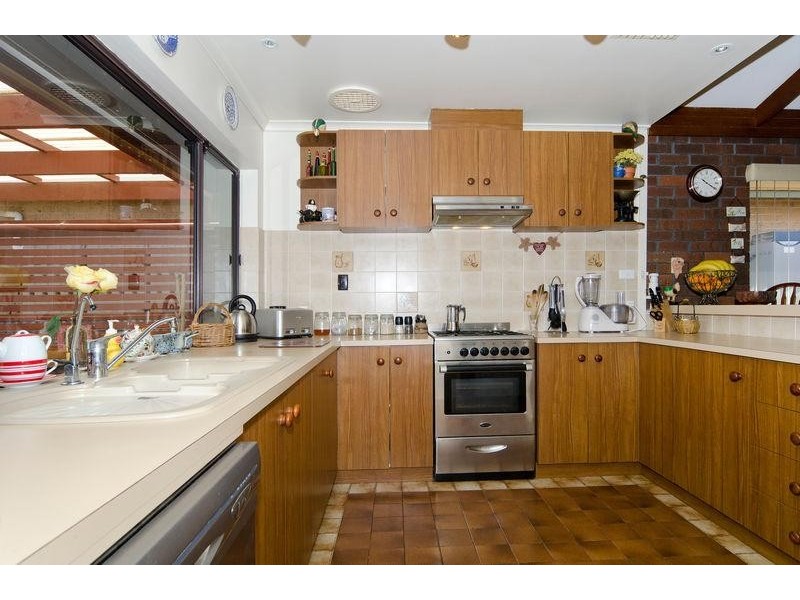 10 Kurnabinna Terrace, Hallett Cove SA 5158