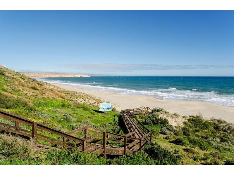 2 Broadbeach Drive, Maslin Beach SA 5170