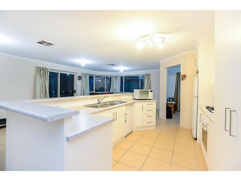 24 Aquamarine Avenue, Aldinga Beach SA 5173