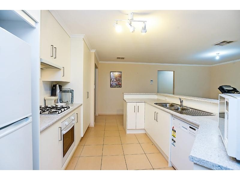 24 Aquamarine Avenue, Aldinga Beach SA 5173