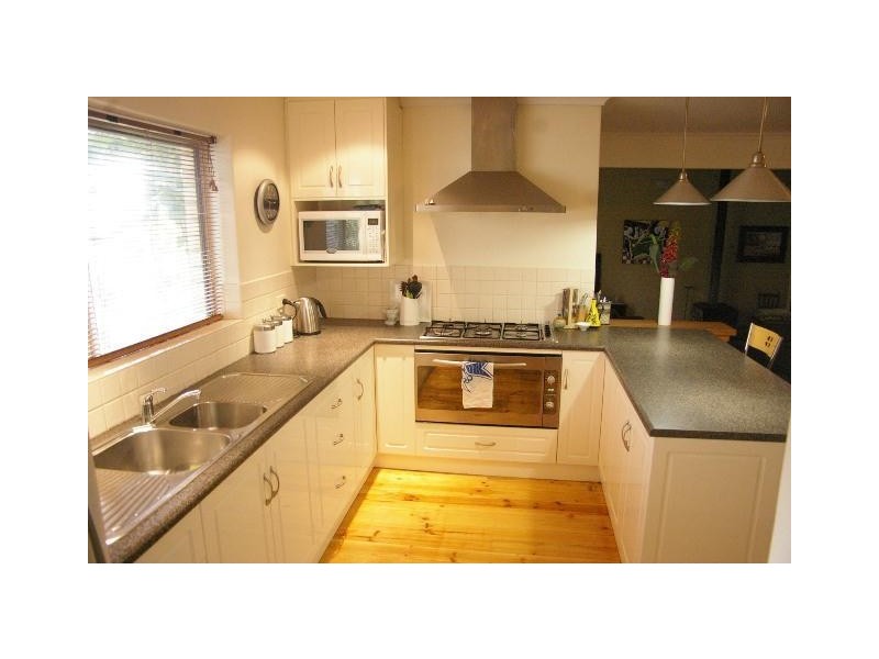 11 Chapman Avenue, Mclaren Vale SA 5171