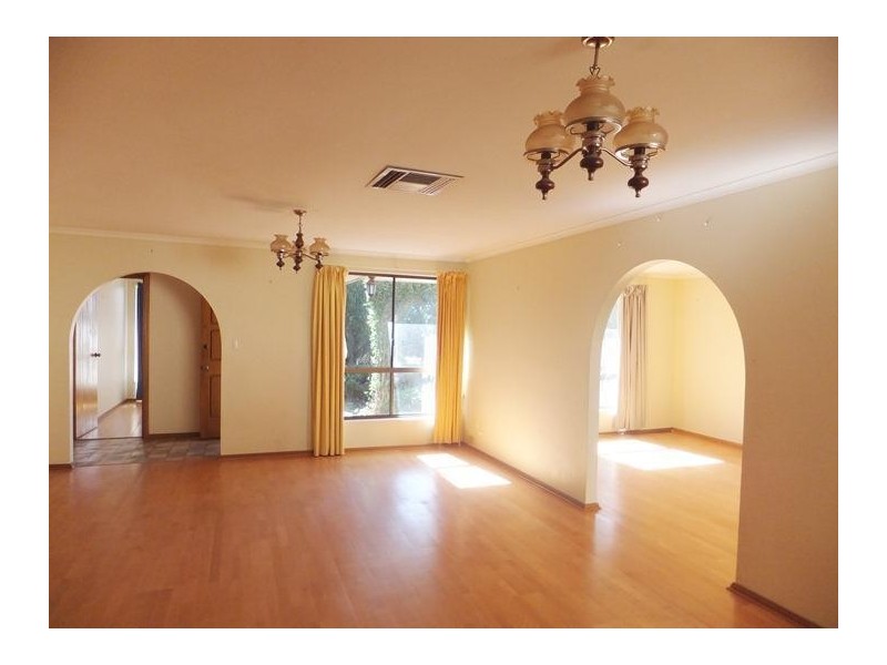 12 Macquarie Street, Moana SA 5169