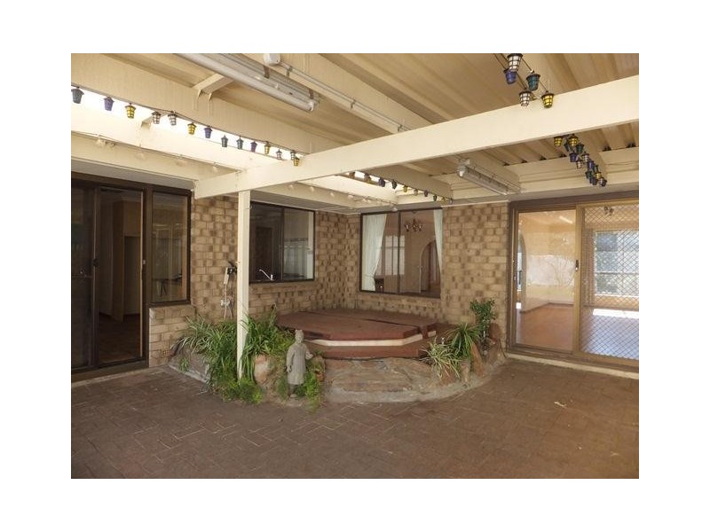 12 Macquarie Street, Moana SA 5169