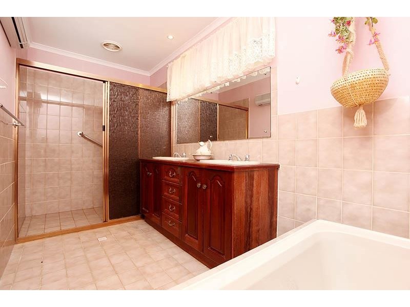 2 Price Street, Hindmarsh Island SA 5214