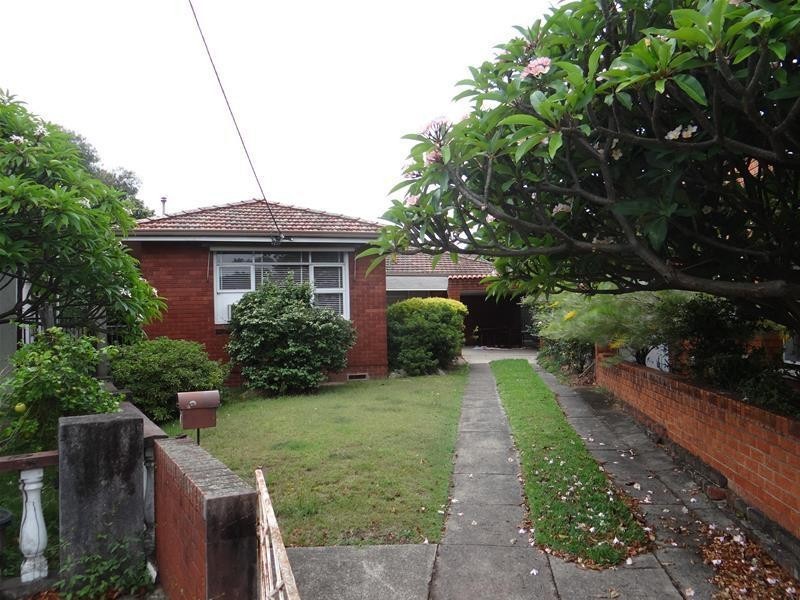 8 Tawa Street, Ashfield NSW 2131