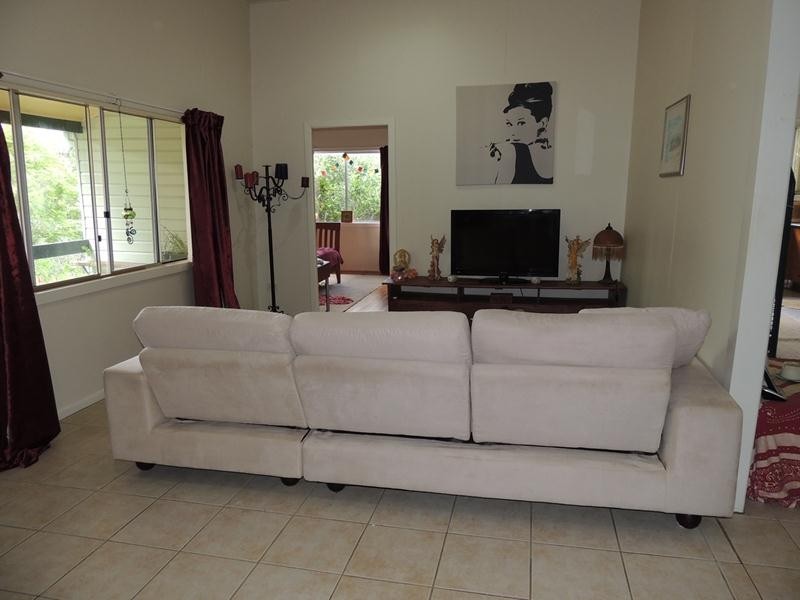 2 Mitchell Street, Uki NSW 2484