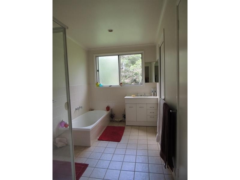 2 Mitchell Street, Uki NSW 2484