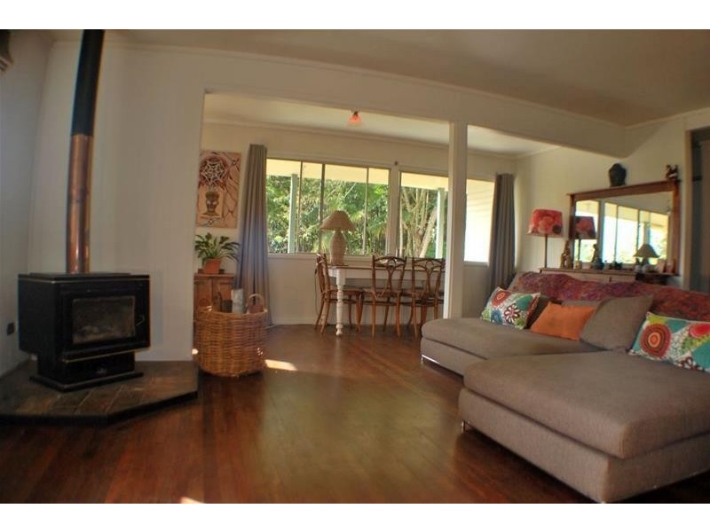 13/15 Mitchell Street, Uki NSW 2484