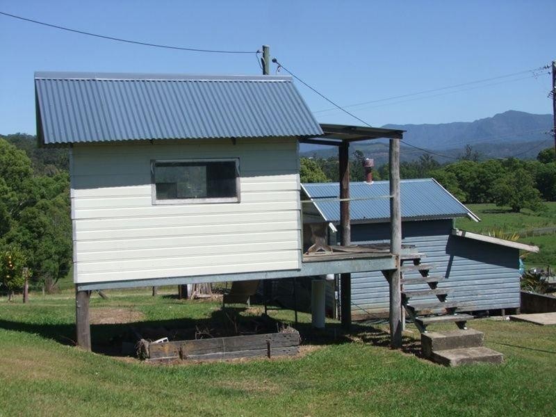 6 Blackwoods Road, Nobbys Creek NSW 2484