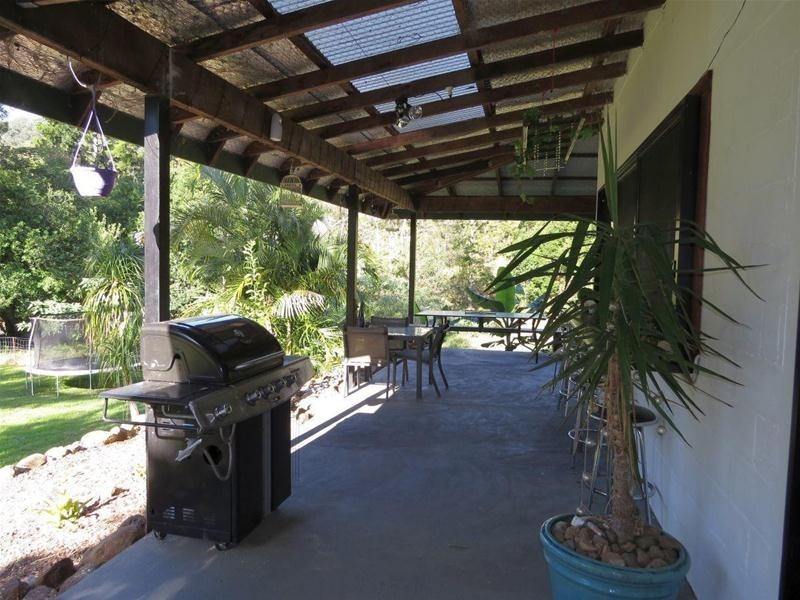 498 Rowlands Creek Road, Uki NSW 2484