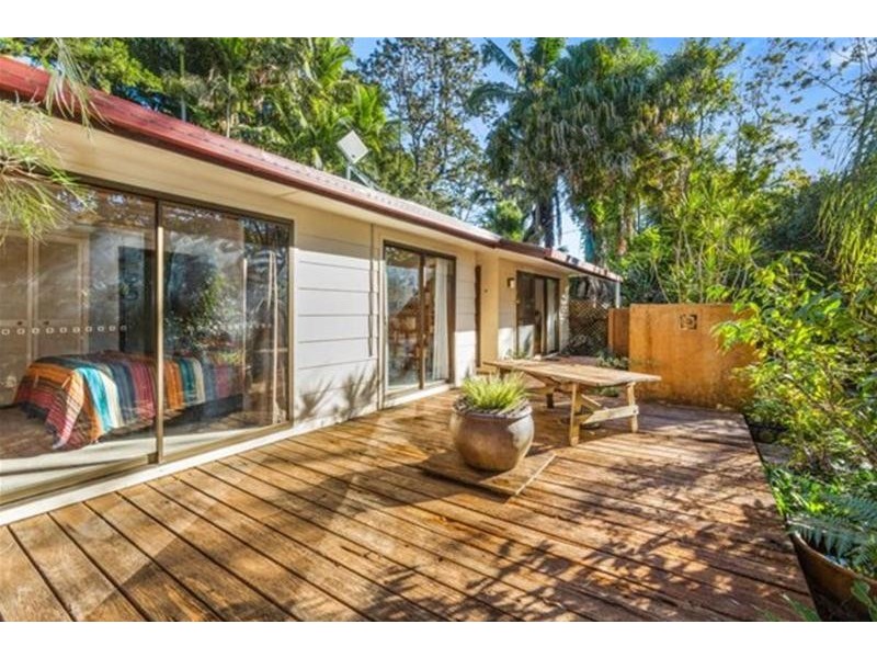 10 Old Convent Road, Uki NSW 2484