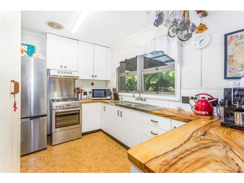 10 Old Convent Road, Uki NSW 2484