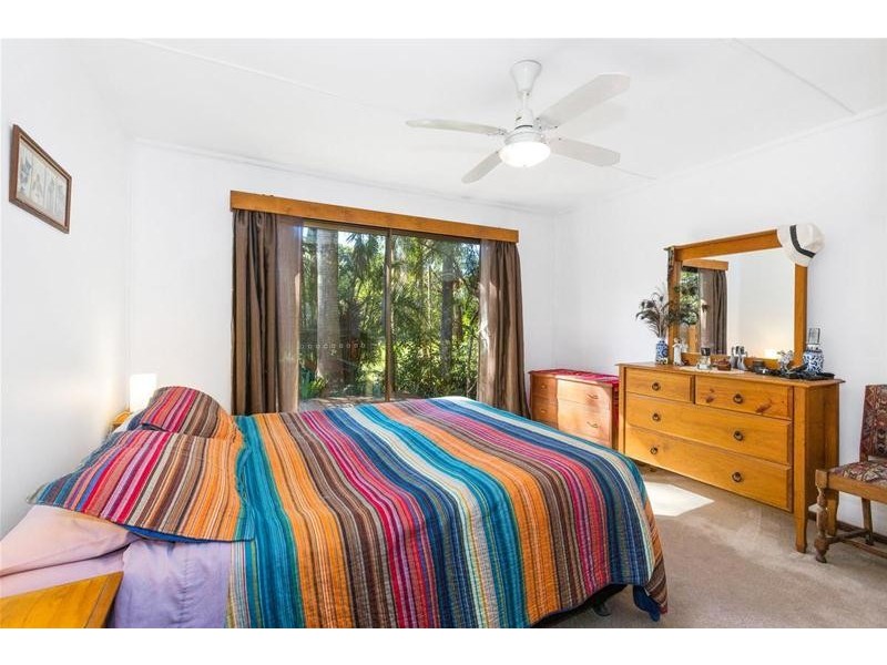 10 Old Convent Road, Uki NSW 2484