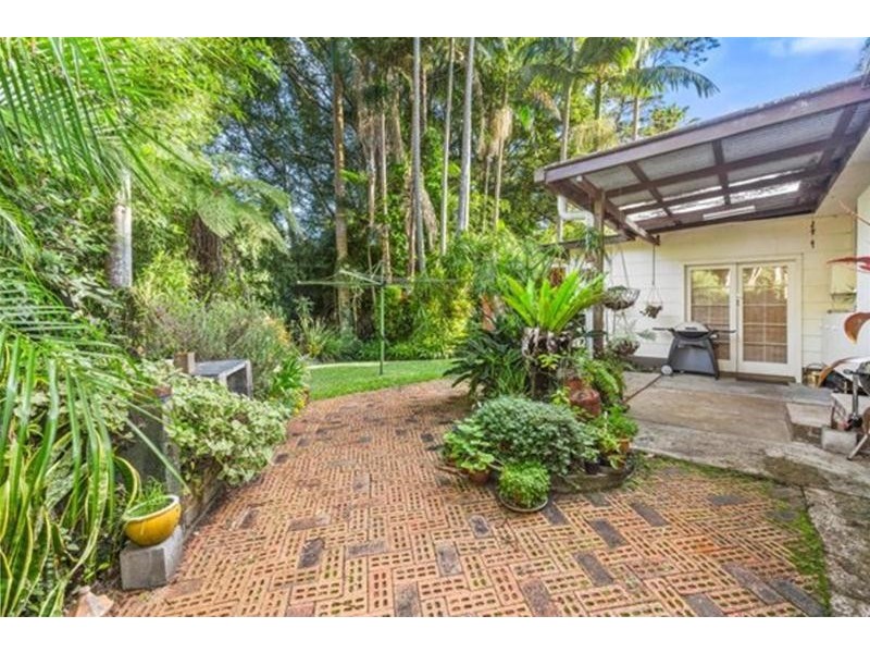 10 Old Convent Road, Uki NSW 2484