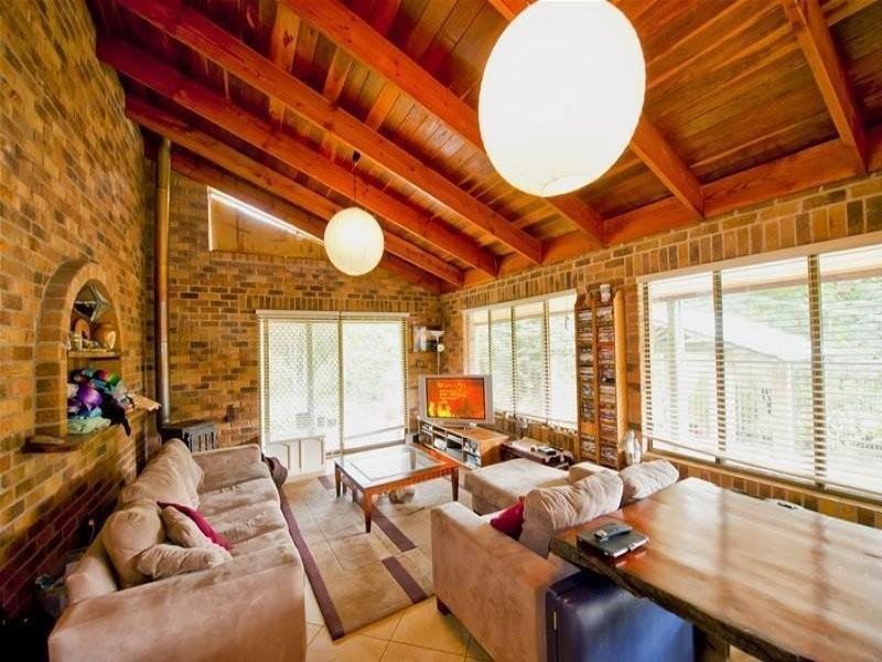 7 Braeside Drive, Uki NSW 2484