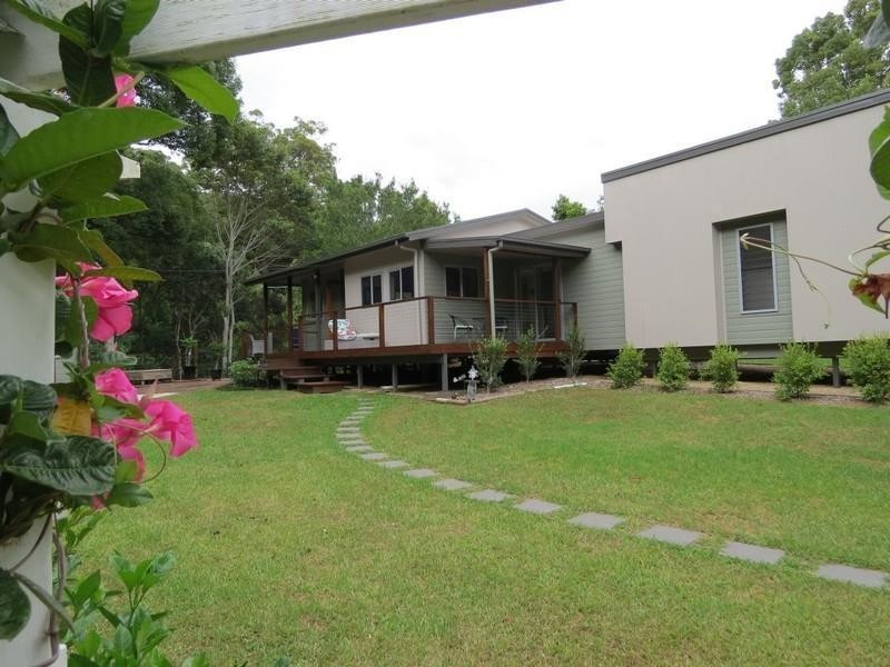 92 Malabar Avenue, Uki NSW 2484