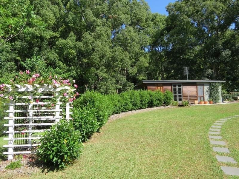 92 Malabar Avenue, Uki NSW 2484