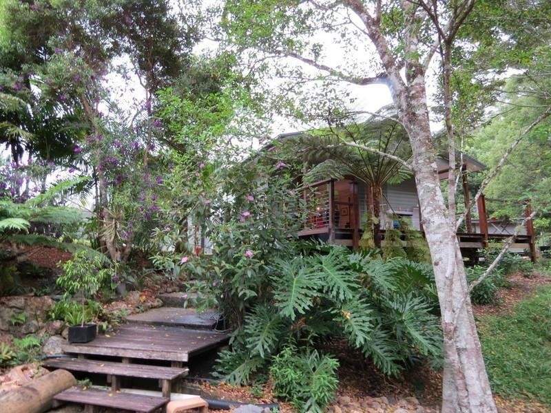 92 Malabar Avenue, Uki NSW 2484