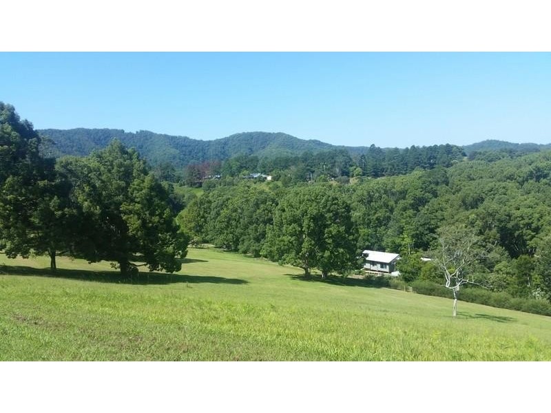 92 Malabar Avenue, Uki NSW 2484