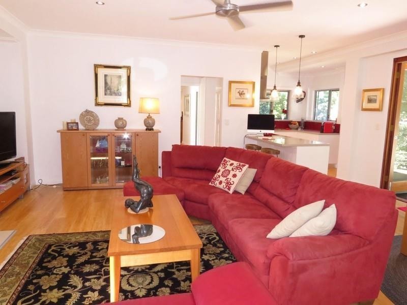 92 Malabar Avenue, Uki NSW 2484