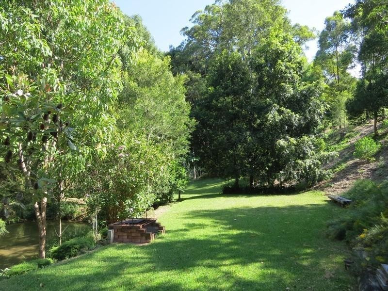 92 Malabar Avenue, Uki NSW 2484