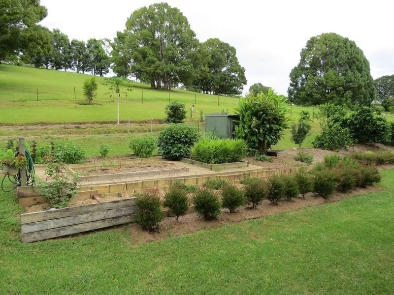 92 Malabar Avenue, Uki NSW 2484