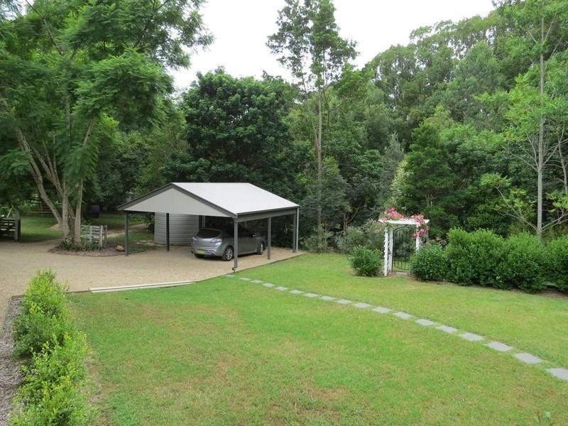 92 Malabar Avenue, Uki NSW 2484