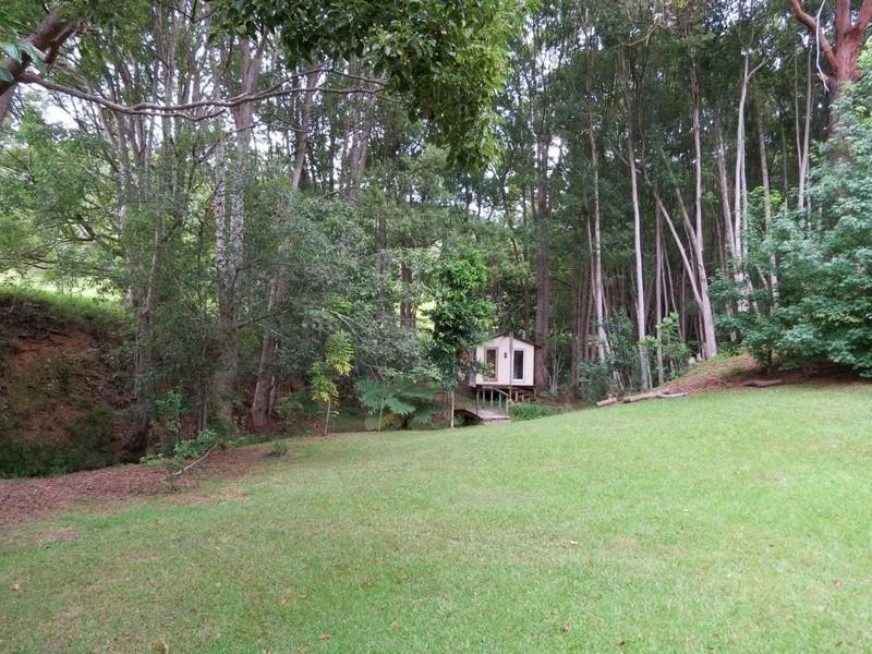 92 Malabar Avenue, Uki NSW 2484