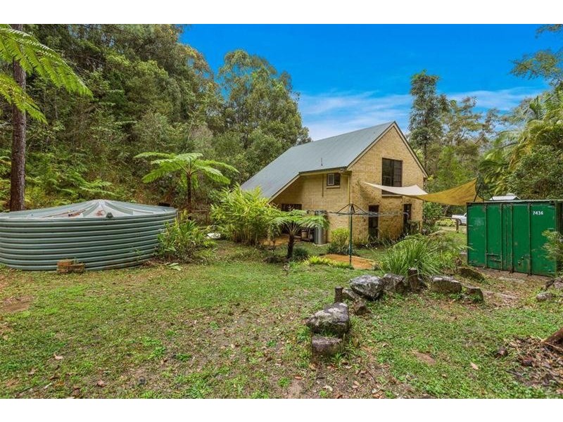 111 Braeside Drive, Uki NSW 2484