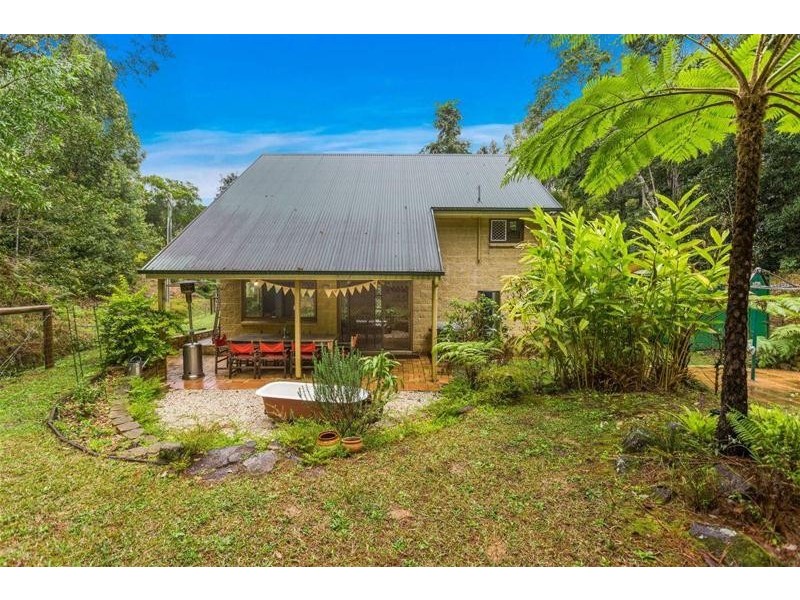 111 Braeside Drive, Uki NSW 2484