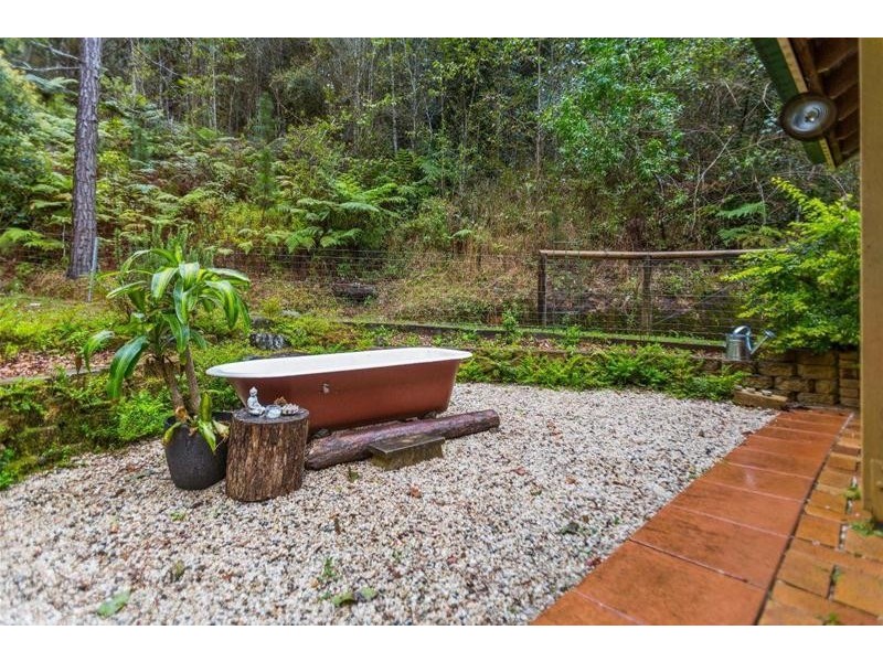 111 Braeside Drive, Uki NSW 2484